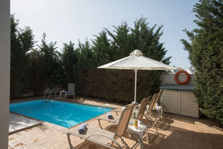 3 Bedrooms Villa with garden view