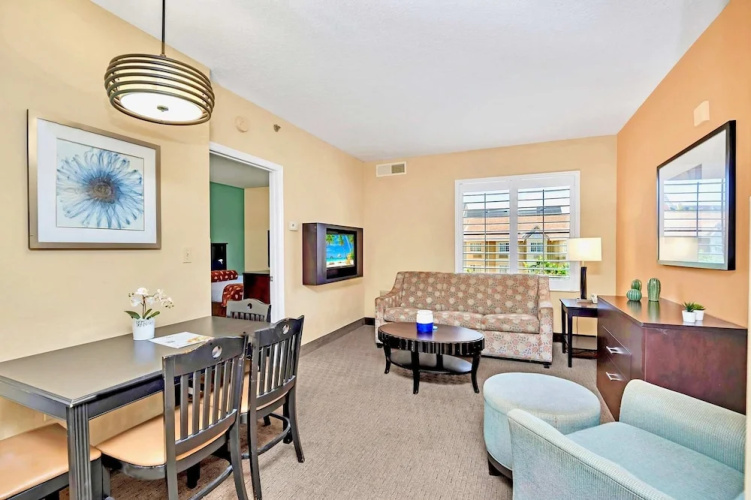 Condo w Hot Tub & Pool - Close to Universal Studio