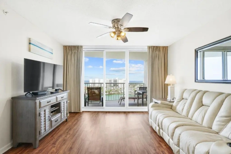 2 Bedrooms Apartment