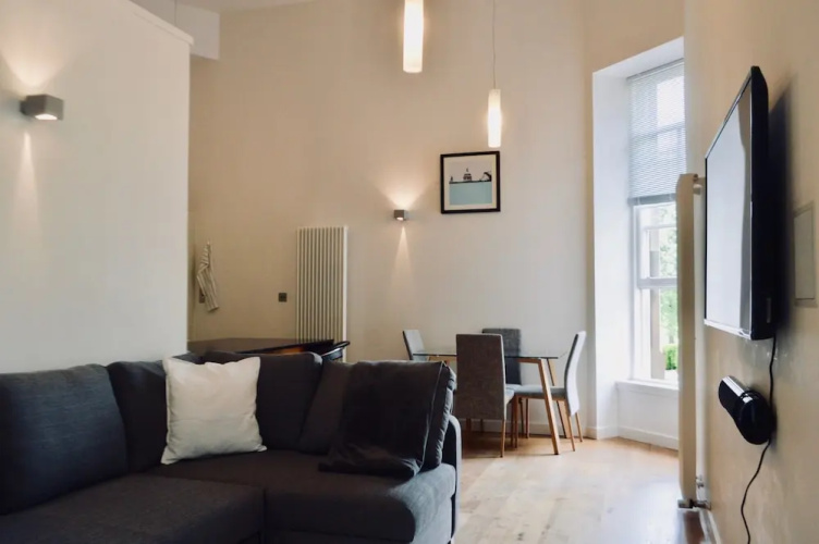 1 Bedroom Flat Next To The Meadows