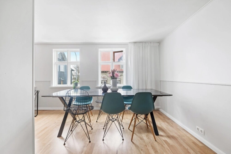 3 Bedrooms Apartment