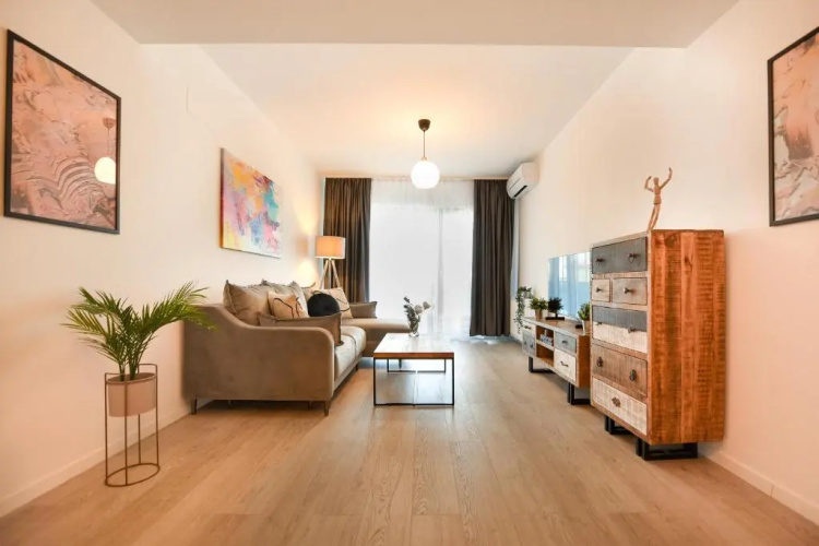 SUGAR RUSH - Modern 1BR Apt with Balcony