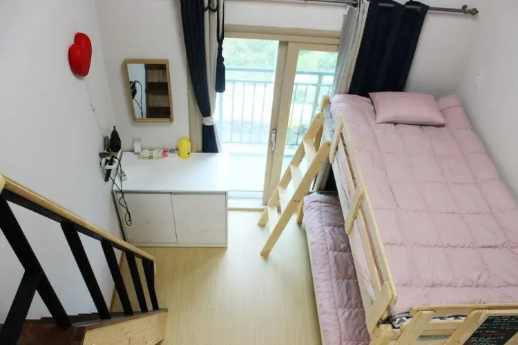 Doomchit Guest House - Hostel