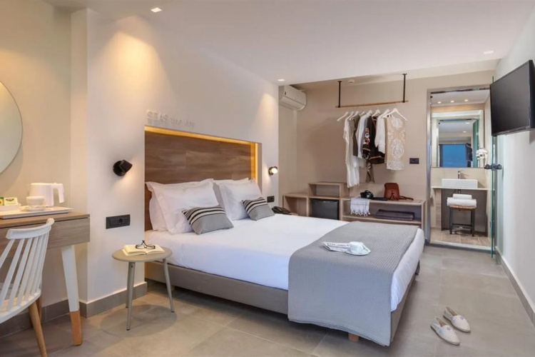 Carian Hotel