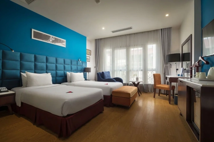 Executive Twin room with city view