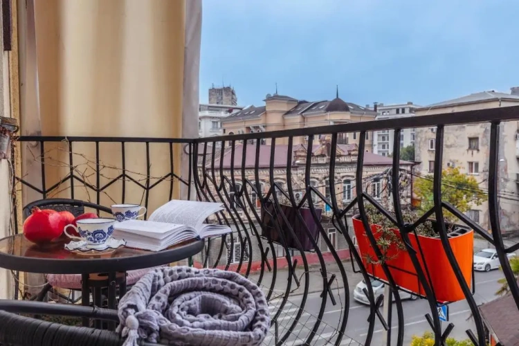 3 Bedrooms Apartment