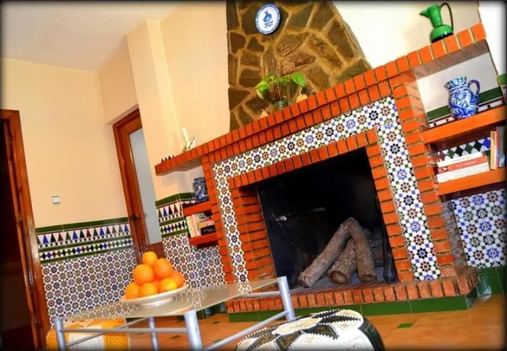 4 Bedrooms Cottage