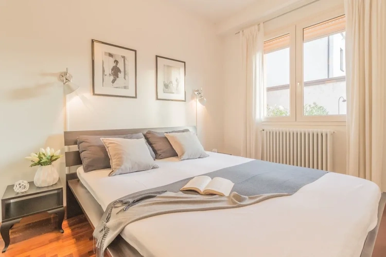 2 Bedrooms Apartment