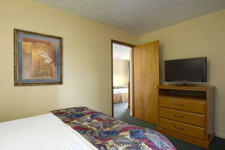 Ramada Pigeon Forge South