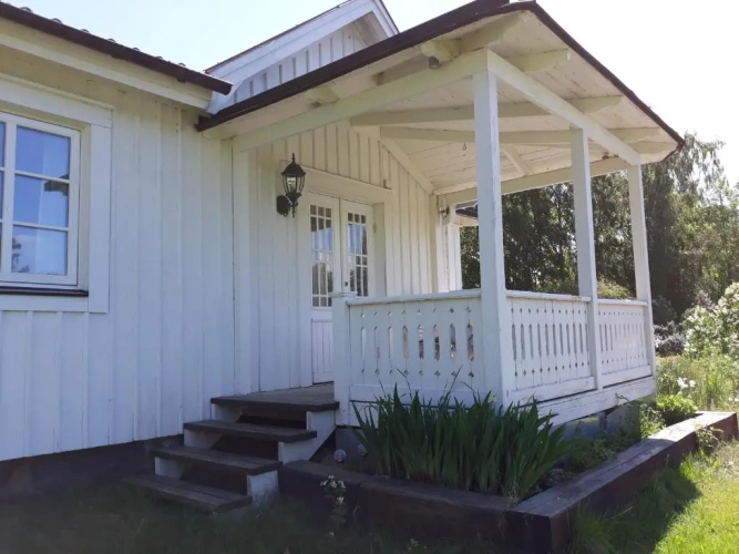 2 Bedrooms Cottage