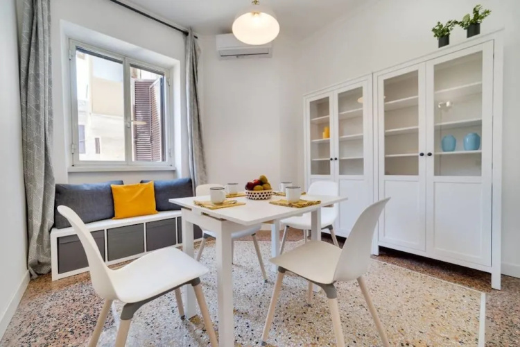 Large and Bright Flat in Prati /up to 9 Guests