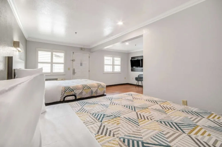 Deluxe Quadruple Suite