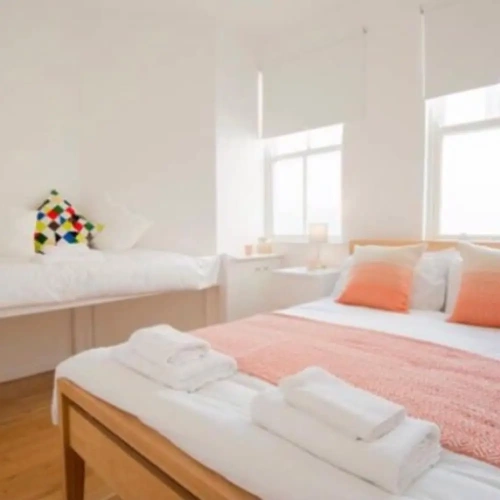 3 Bedrooms Cottage