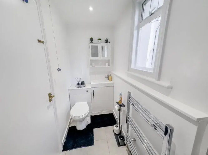 Apartment-sleeps6-parking-internet