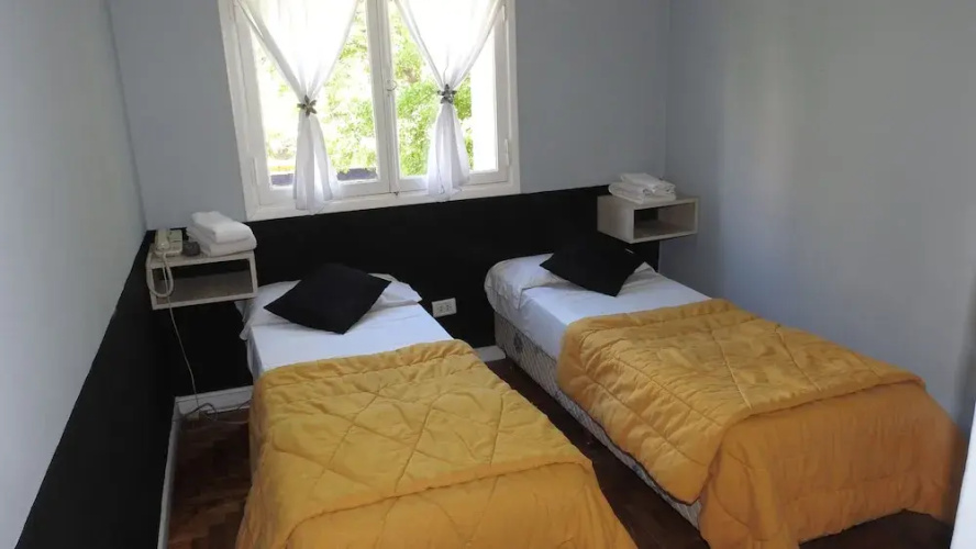 24 11 Petit Hotel