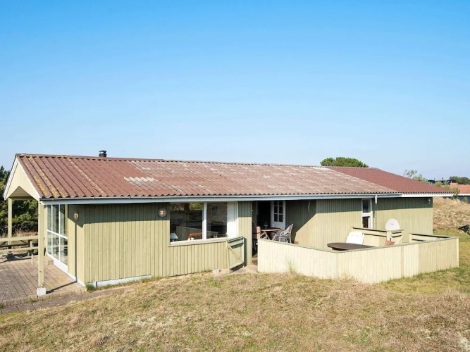 Tranquil Beach Cottage in Rindby-by Traum