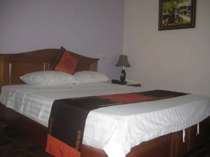 NGO Vang 2 Hotel