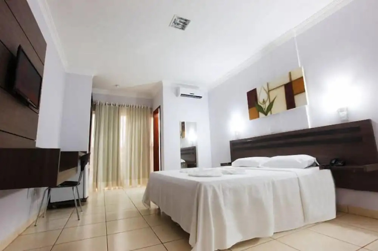 Augustus Hotel