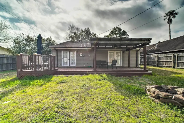 Bright College Station Abode: 3 Mi to Kyle Field