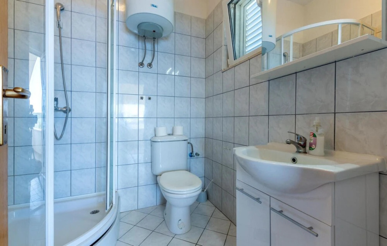 Awesome Home in Sevid With 5 Bedrooms