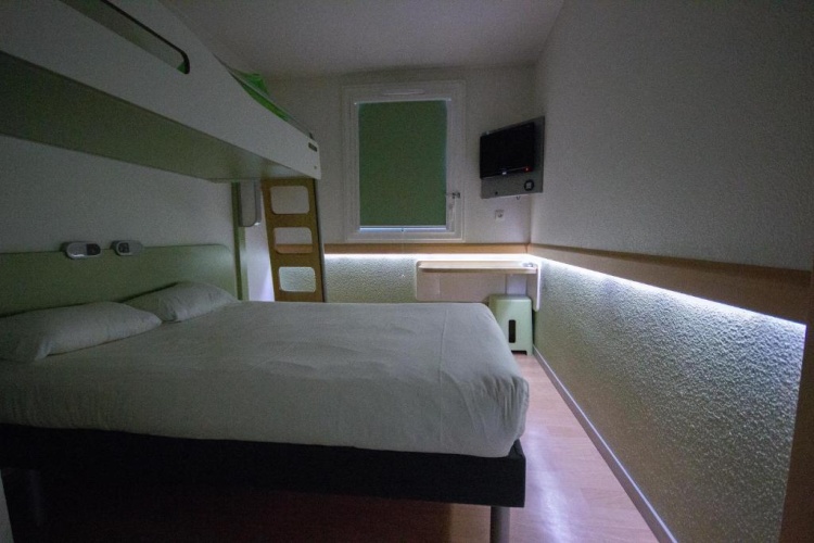 Standard Triple room