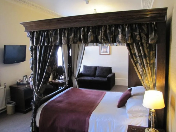 Kings Arms Hotel Westerham by Greene King Inns