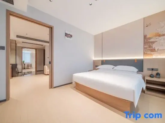 Deluxe Family Suite