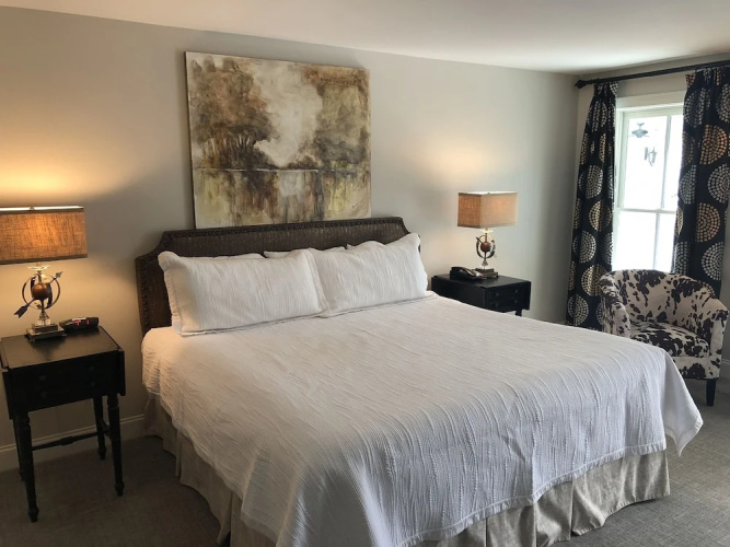 Carriage House Inn