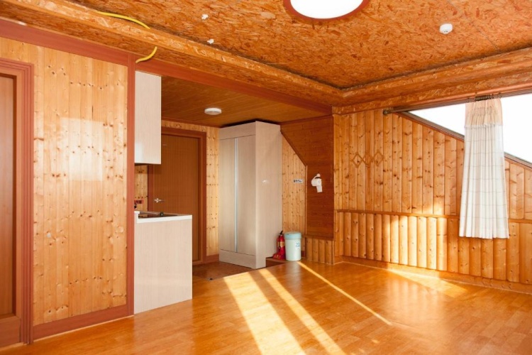 Deluxe Studio