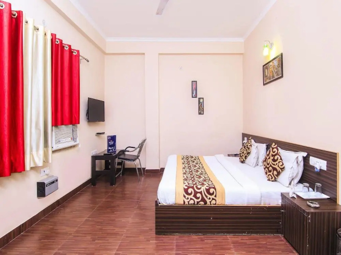 OYO 8243 Climat Inn
