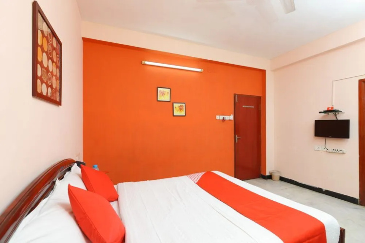 OYO 20006 SilverKey T Nagar