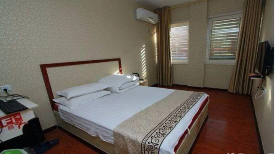 Qufu Shengrun Inn