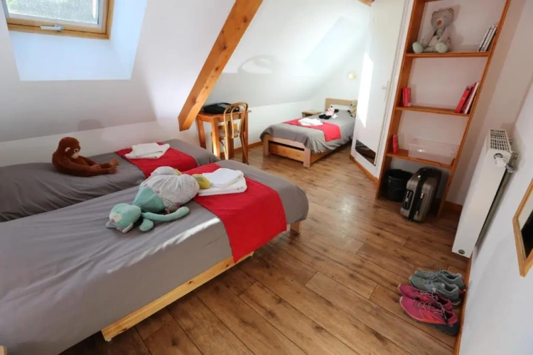 Standard Triple room