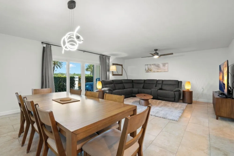 2 Bedrooms Deluxe Apartment