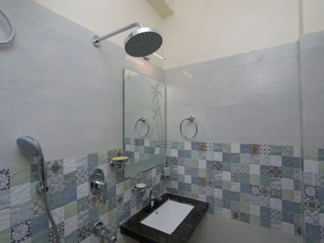 Green Edge Regency By OYO Rooms