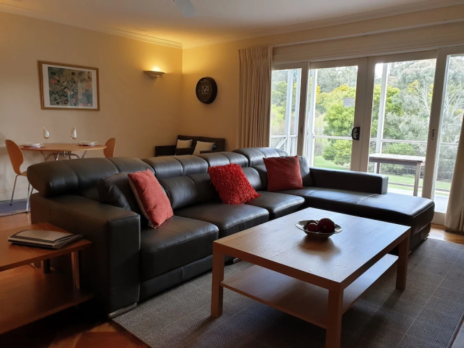 Lakeside Suites