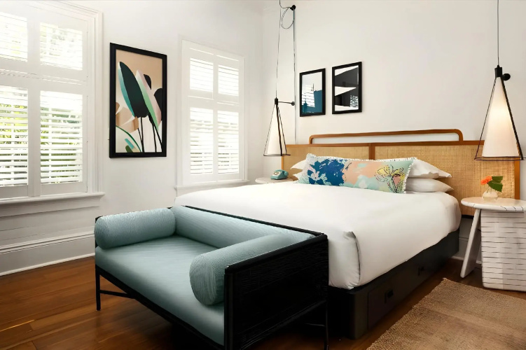 Lighthouse Hotel - Key West Historic Inns