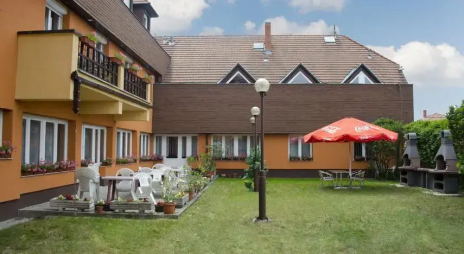 Karát Hotel