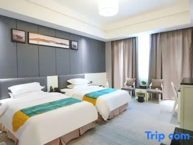 Deluxe Triple Suite