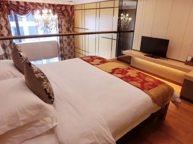 Estay Apartment Poly Central Pivot GZ