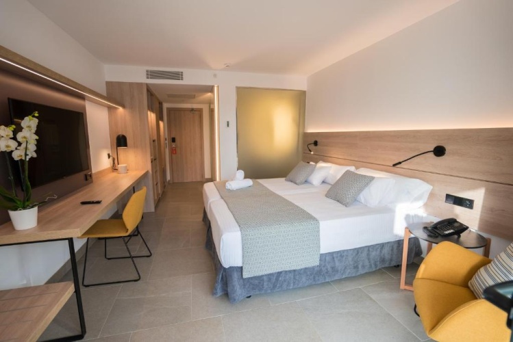 Hotel Morlans Suites - Adults Only photo 7