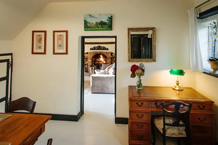 Breathtaking Elizabethan Manor House