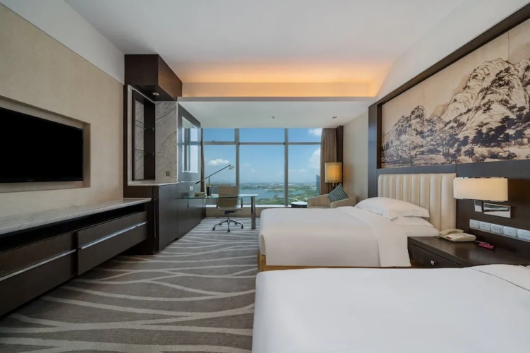 Standard Twin room with lake view