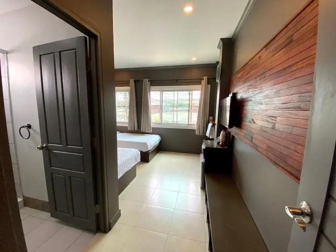 Patuxay Place