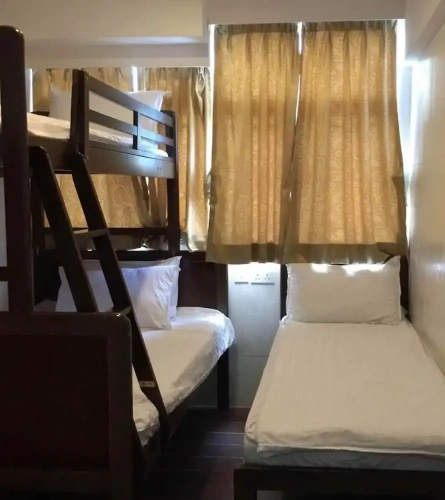 Standard Triple room