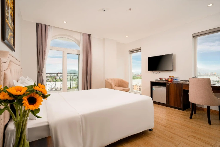 Deluxe Double room with balcony and with river view