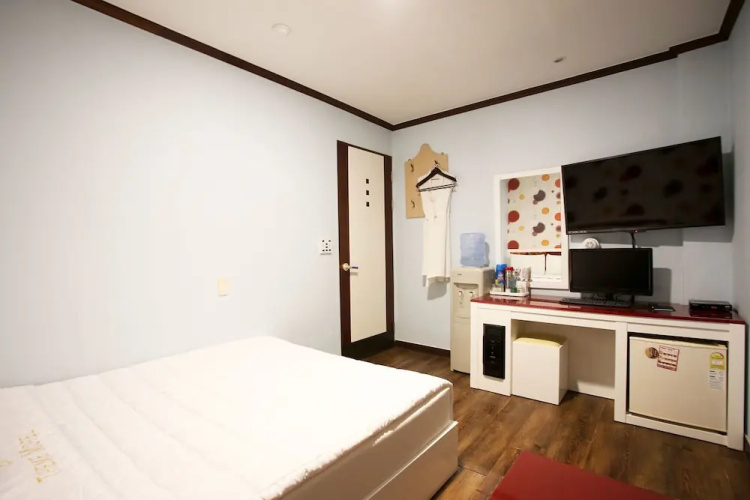 Gapyeong (Cheongpyeong) Theme