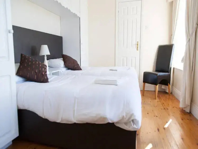 Harleys Guest House