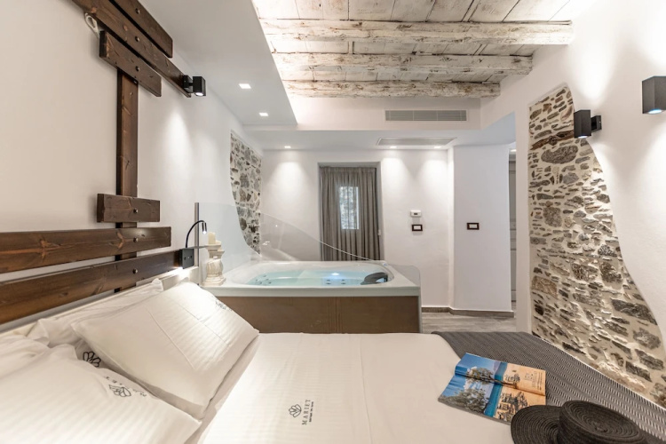 Mariet Naxos Elegant Suites