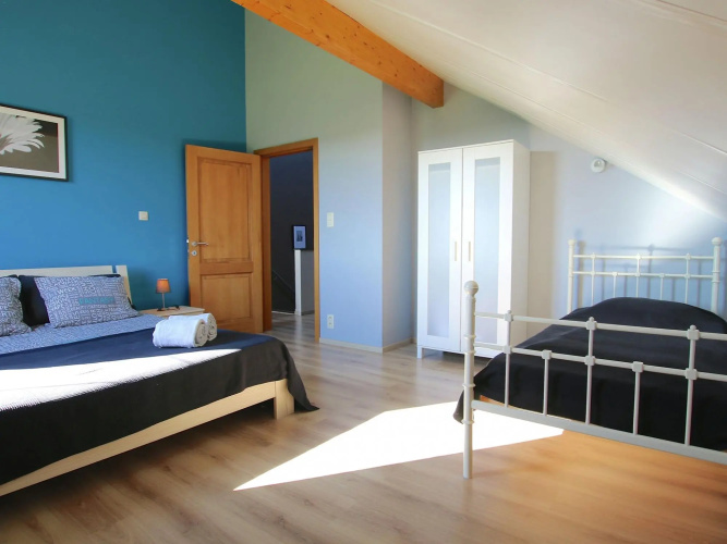 Classy Holiday Home in Martilly with bubble bath